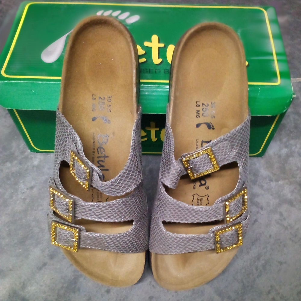 Betula By Birkenstock Gray Rhinestone Sandals Size 8 1/2 (Narrow) (Rare)